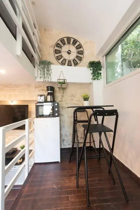 Lägenhet Duplex Parisien En Face Metro13 *